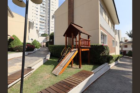 Casa de condomínio à venda com 245m², 4 quartos e 3 vagasÁrea comum - Playground