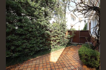 Casa de condomínio à venda com 245m², 4 quartos e 3 vagasJardim