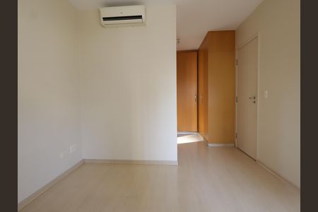 Casa de condomínio à venda com 245m², 4 quartos e 3 vagasSuíte 1