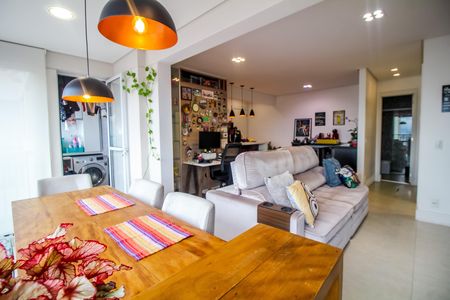 Apartamento à venda com 79m², 2 quartos e 2 vagas Apartamento à venda com 79m², 2 quartos e 2 vagasVaranda