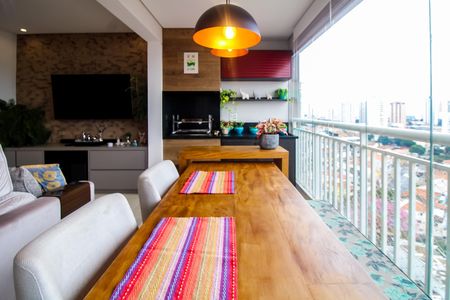 Apartamento à venda com 79m², 2 quartos e 2 vagas Apartamento à venda com 79m², 2 quartos e 2 vagasVaranda