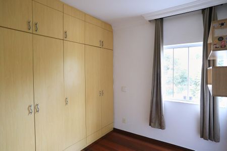 Apartamento para alugar com 184m², 4 quartos e 2 vagas Apartamento para alugar com 184m², 4 quartos e 2 vagasQuarto