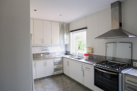 Apartamento para alugar com 184m², 4 quartos e 2 vagas Apartamento para alugar com 184m², 4 quartos e 2 vagasCozinha