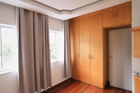 Apartamento para alugar com 184m², 4 quartos e 2 vagas Apartamento para alugar com 184m², 4 quartos e 2 vagasSuíte