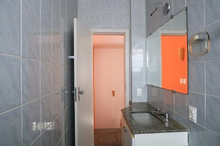 Apartamento para alugar com 184m², 4 quartos e 2 vagas Apartamento para alugar com 184m², 4 quartos e 2 vagasBanheiro 1