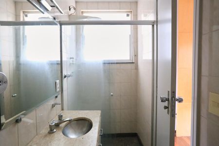 Apartamento para alugar com 184m², 4 quartos e 2 vagas Apartamento para alugar com 184m², 4 quartos e 2 vagasBanheiro da Suíte