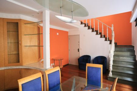 Apartamento para alugar com 184m², 4 quartos e 2 vagas Apartamento para alugar com 184m², 4 quartos e 2 vagasSala