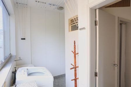 Apartamento para alugar com 184m², 4 quartos e 2 vagas Apartamento para alugar com 184m², 4 quartos e 2 vagasÁrea de Serviço