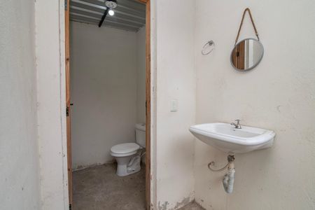 Casa para alugar com 68m², 2 quartos e 2 vagas Casa para alugar com 68m², 2 quartos e 2 vagasBanheiro Externo