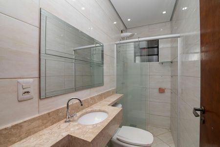 Casa para alugar com 68m², 2 quartos e 2 vagas Casa para alugar com 68m², 2 quartos e 2 vagasBanheiro