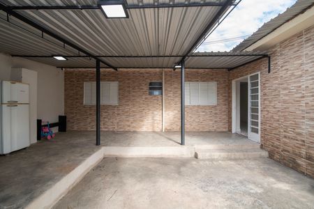Casa para alugar com 68m², 2 quartos e 2 vagas Casa para alugar com 68m², 2 quartos e 2 vagasÁrea Externa