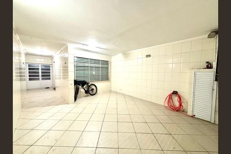 Casa à venda com 100m², 3 quartos e 2 vagas Casa à venda com 100m², 3 quartos e 2 vagasGaragem