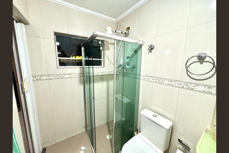 Casa à venda com 100m², 3 quartos e 2 vagas Casa à venda com 100m², 3 quartos e 2 vagasBanheiro 1