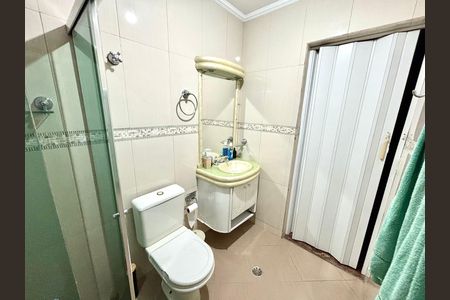 Casa à venda com 100m², 3 quartos e 2 vagas Casa à venda com 100m², 3 quartos e 2 vagasBanheiro 1
