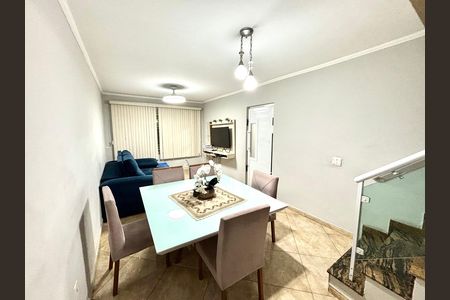 Casa à venda com 100m², 3 quartos e 2 vagas Casa à venda com 100m², 3 quartos e 2 vagasSala de jantar
