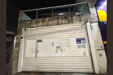 Casa à venda com 100m², 3 quartos e 2 vagas Casa à venda com 100m², 3 quartos e 2 vagasFachada