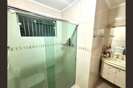 Casa à venda com 100m², 3 quartos e 2 vagas Casa à venda com 100m², 3 quartos e 2 vagasBanheiro 2