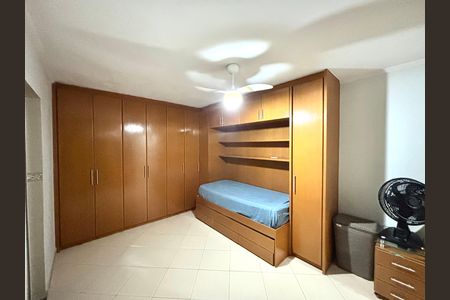 Casa à venda com 100m², 3 quartos e 2 vagas Casa à venda com 100m², 3 quartos e 2 vagasQuarto 1