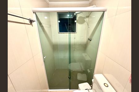 Casa à venda com 100m², 3 quartos e 2 vagas Casa à venda com 100m², 3 quartos e 2 vagasBanheiro 3