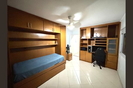 Casa à venda com 100m², 3 quartos e 2 vagas Casa à venda com 100m², 3 quartos e 2 vagasQuarto 1
