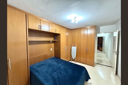 Casa à venda com 100m², 3 quartos e 2 vagas Casa à venda com 100m², 3 quartos e 2 vagasQuarto 3
