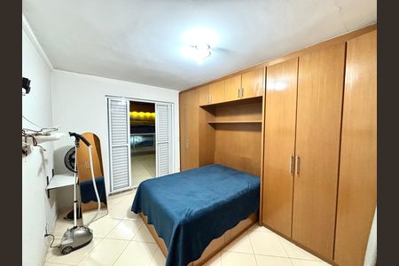 Casa à venda com 100m², 3 quartos e 2 vagas Casa à venda com 100m², 3 quartos e 2 vagasQuarto 3