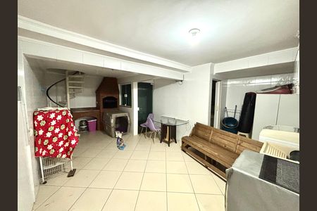 Casa à venda com 100m², 3 quartos e 2 vagas Casa à venda com 100m², 3 quartos e 2 vagasÁrea gourmet