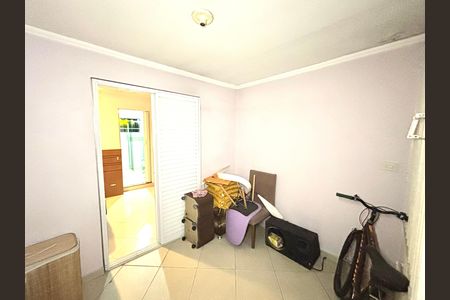 Casa à venda com 100m², 3 quartos e 2 vagas Casa à venda com 100m², 3 quartos e 2 vagasÁrea comum