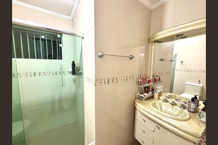Casa à venda com 100m², 3 quartos e 2 vagas Casa à venda com 100m², 3 quartos e 2 vagasBanheiro 2