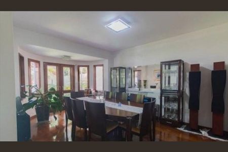 Casa à venda com 4 quartos, 600m² em Jardim Petropolis, São Paulo