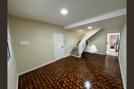 Casa à venda com 3 quartos, 110m² em Cupecê, São Paulo