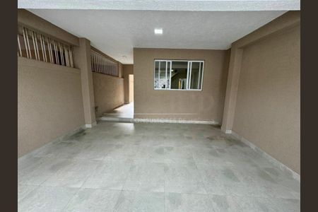 Casa à venda com 3 quartos, 110m² em Cupecê, São Paulo