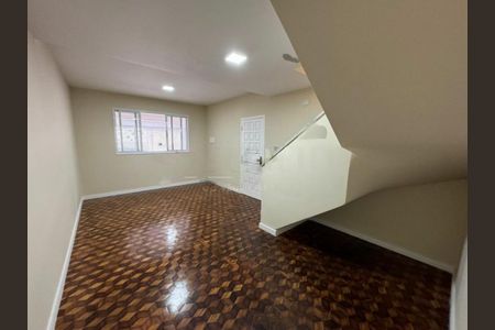 Casa à venda com 3 quartos, 110m² em Cupecê, São Paulo