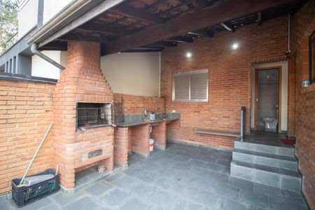 Casa para alugar com 240m², 6 quartos e 2 vagas Casa para alugar com 240m², 6 quartos e 2 vagasQUINTAL E ÁREA GOURMET