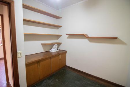 Casa para alugar com 240m², 6 quartos e 2 vagas Casa para alugar com 240m², 6 quartos e 2 vagasQUARTO 2