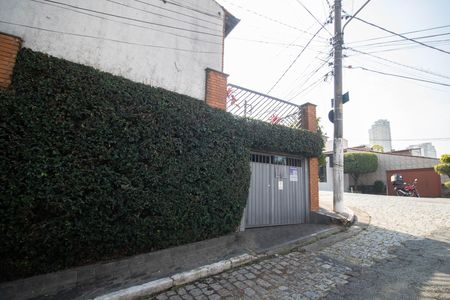 Casa para alugar com 240m², 6 quartos e 2 vagas Casa para alugar com 240m², 6 quartos e 2 vagasFACHADA