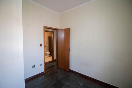 Casa para alugar com 240m², 6 quartos e 2 vagas Casa para alugar com 240m², 6 quartos e 2 vagasQUARTO 5