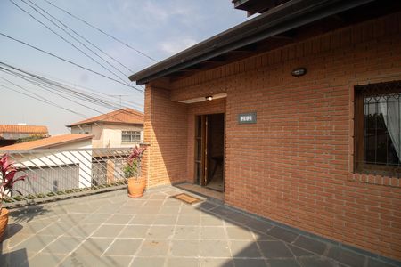 Casa para alugar com 240m², 6 quartos e 2 vagas Casa para alugar com 240m², 6 quartos e 2 vagasVARANDA