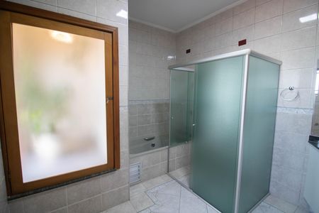 Casa para alugar com 240m², 6 quartos e 2 vagas Casa para alugar com 240m², 6 quartos e 2 vagasBANHEIRO DA SUÍTE