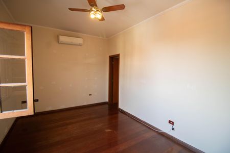 Casa para alugar com 240m², 6 quartos e 2 vagas Casa para alugar com 240m², 6 quartos e 2 vagasSUÍTE