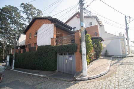 FACHADA de casa à venda com 6 quartos, 240m² em Vila Ester (zona Norte), São Paulo