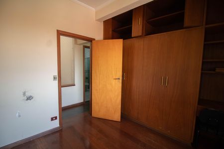 QUARTO 3 de casa à venda com 6 quartos, 240m² em Vila Ester (zona Norte), São Paulo