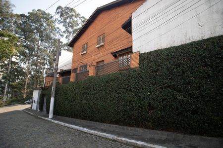 Casa para alugar com 240m², 6 quartos e 2 vagas Casa para alugar com 240m², 6 quartos e 2 vagasFACHADA