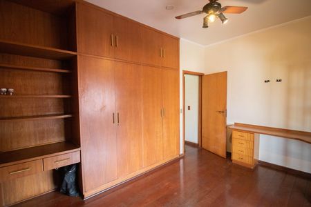 Casa para alugar com 240m², 6 quartos e 2 vagas Casa para alugar com 240m², 6 quartos e 2 vagasQUARTO 4