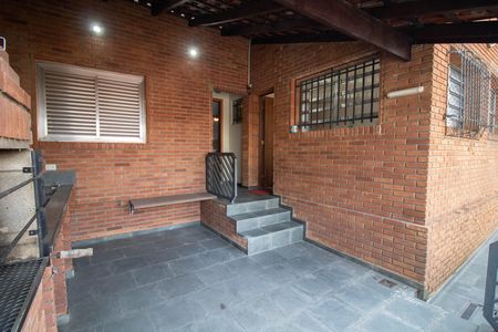 Casa para alugar com 240m², 6 quartos e 2 vagas Casa para alugar com 240m², 6 quartos e 2 vagasQUINTAL E ÁREA GOURMET