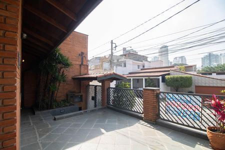 Casa para alugar com 240m², 6 quartos e 2 vagas Casa para alugar com 240m², 6 quartos e 2 vagasVARANDA