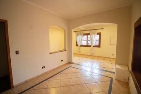 Casa para alugar com 240m², 6 quartos e 2 vagas Casa para alugar com 240m², 6 quartos e 2 vagasSALA