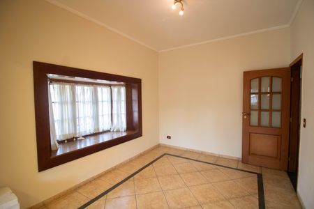 Casa para alugar com 240m², 6 quartos e 2 vagas Casa para alugar com 240m², 6 quartos e 2 vagasSALA