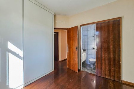 Apartamento à venda com 180m², 4 quartos e 2 vagas