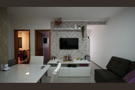 Apartamento para alugar com 65m², 2 quartos e 1 vagaSala